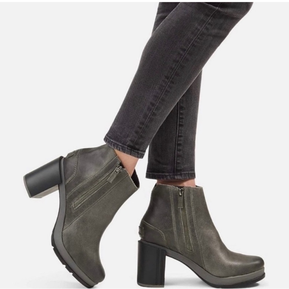 NWT Sorel Blake ankle heel boots size 8